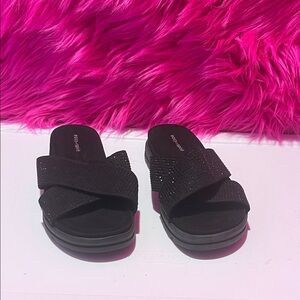 Ladies EASY SPIRIT Black Slip-On Crisscross Sandals with Sparkle